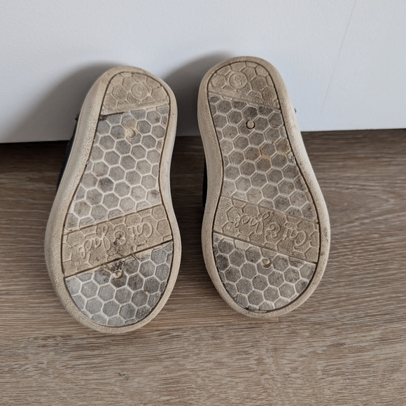 ✨4 for 12 Cat & Jack Sneakers Size 5 - Picture 6 of 6